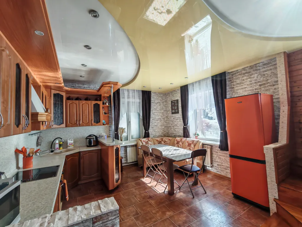 Уютный домик с баней рядом с центром города