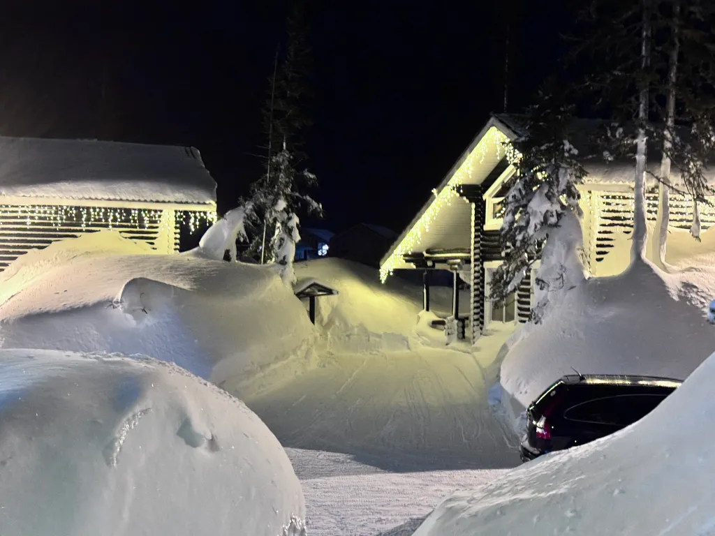 Уютный домик недалеко от горы
