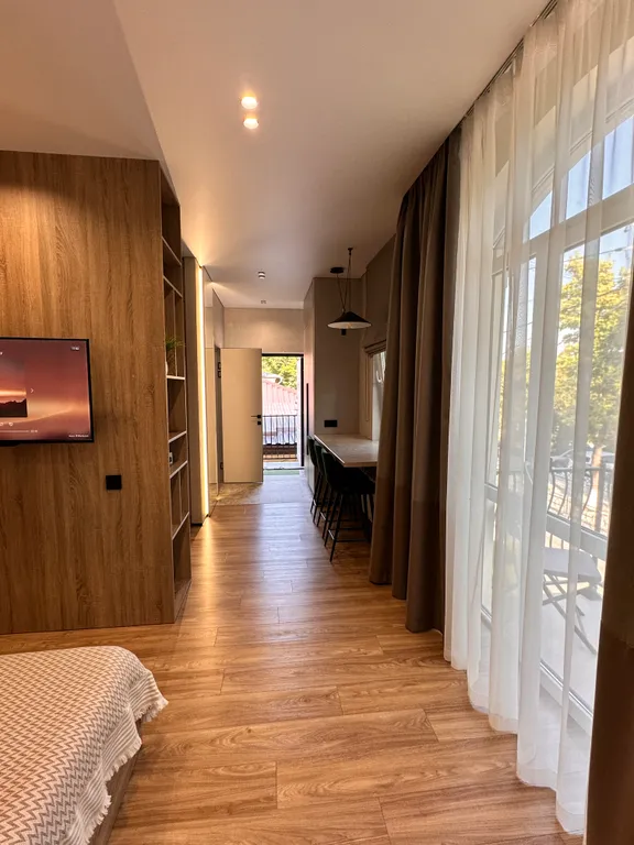 Апартаменты с балконом в центре курортной зоны