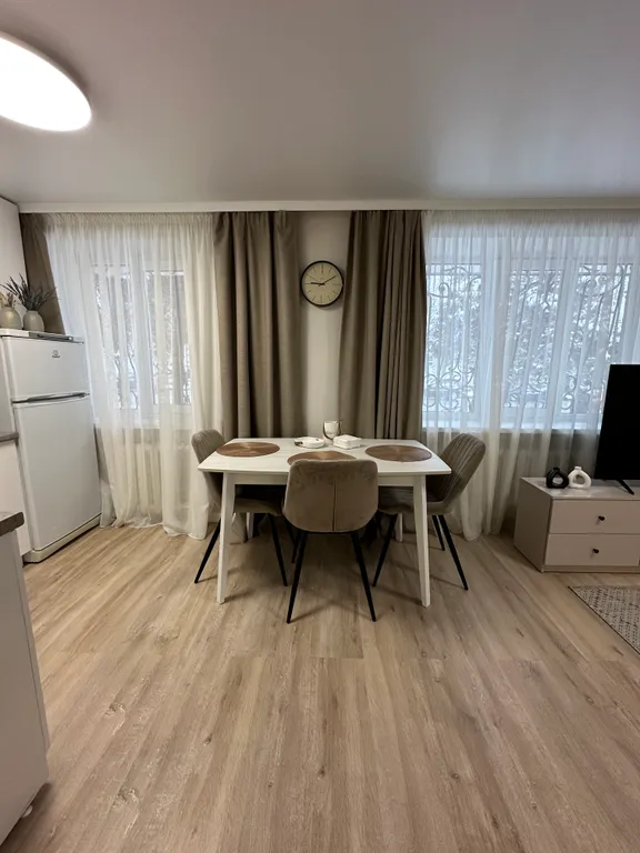 Уютная, светлая квартира в центре города — аренда посуточно в Владикавказ