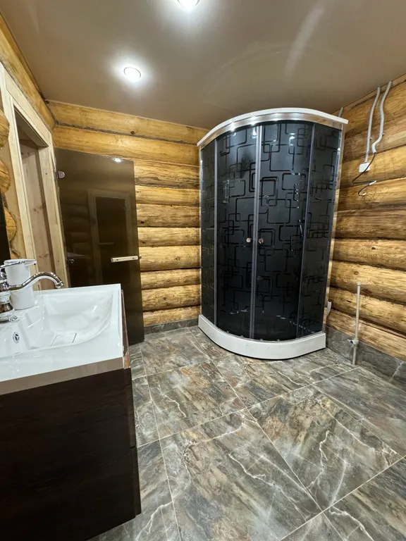 Большой дом с русской баней на дровах и чаном в Зелёном городе