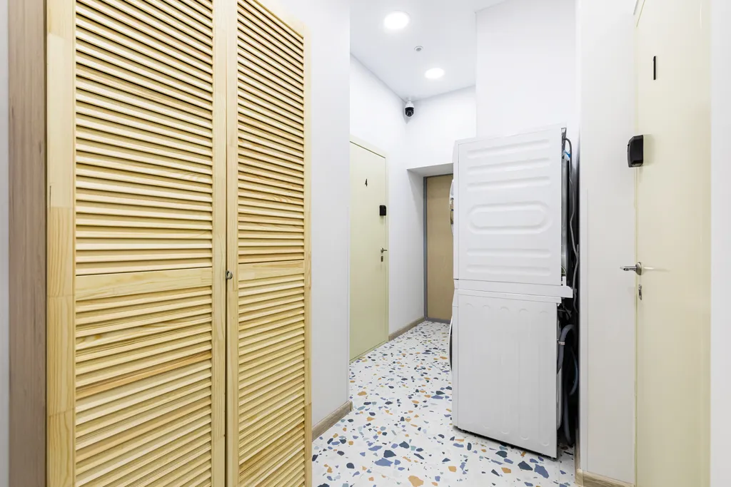 Красивая и уютная студия вблизи метро рядом с центром города