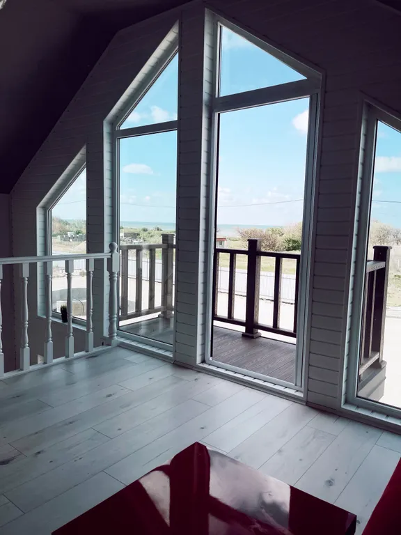 Коттедж Коттедж Котедж на Берегу моря — Кучугуры