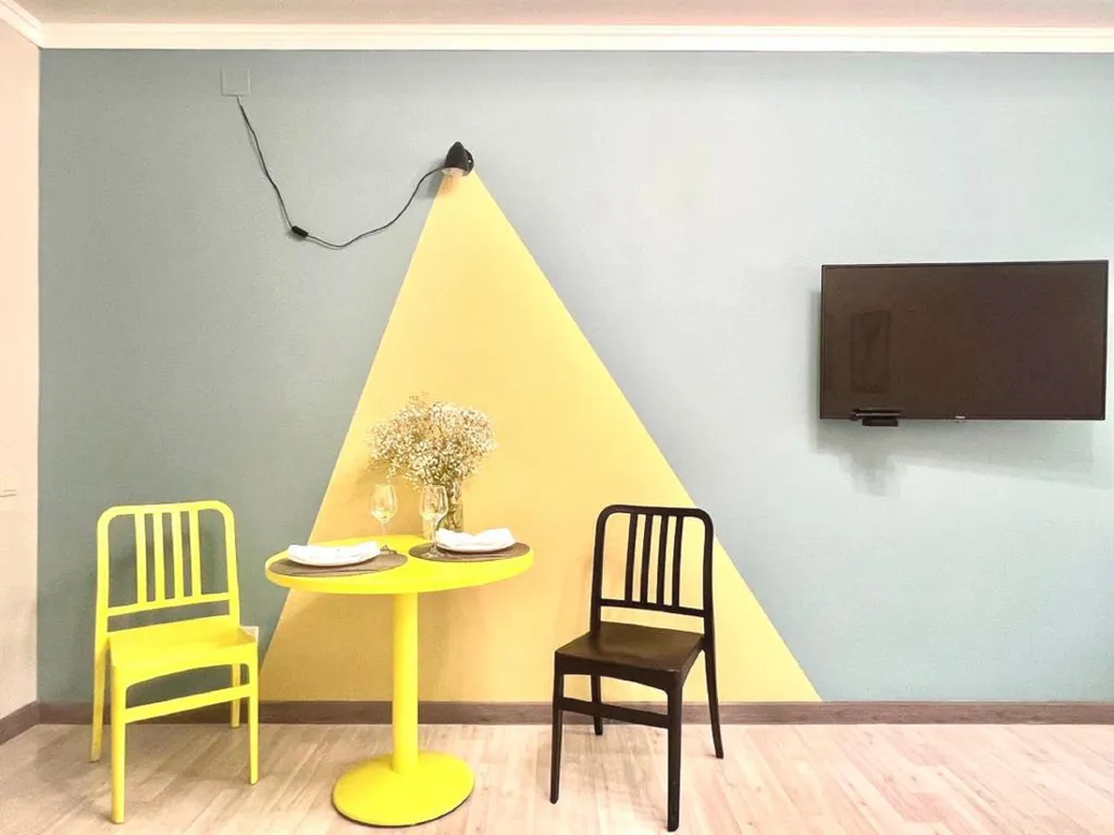 Яркая студия Молодежка в центре города