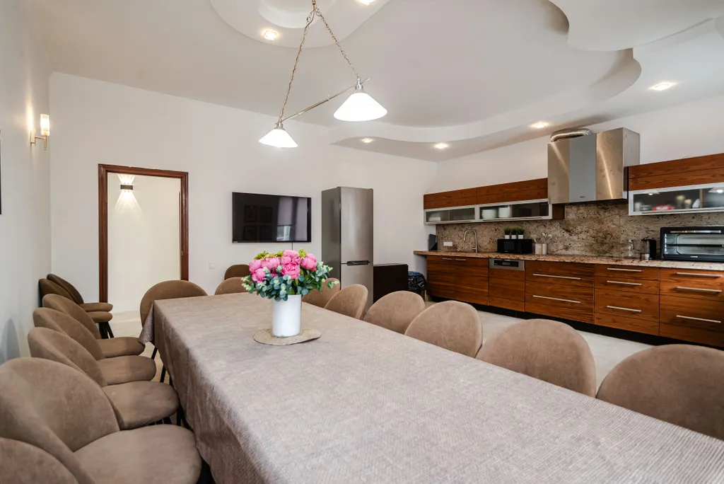 Дом с бассейном и сауной