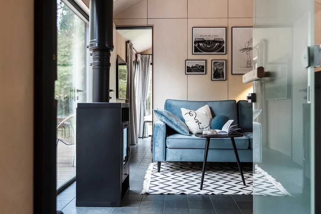 Коттедж Панорамный дом в лесу с сауной и ванной у окна — Вырица