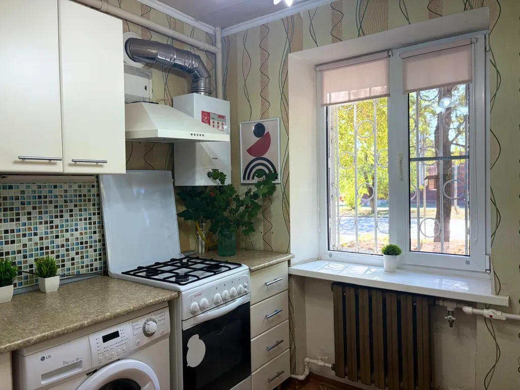 1-я квартира возле Дворца спорта