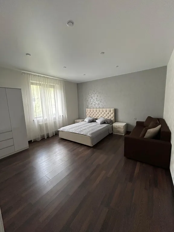 Дом с бассейном