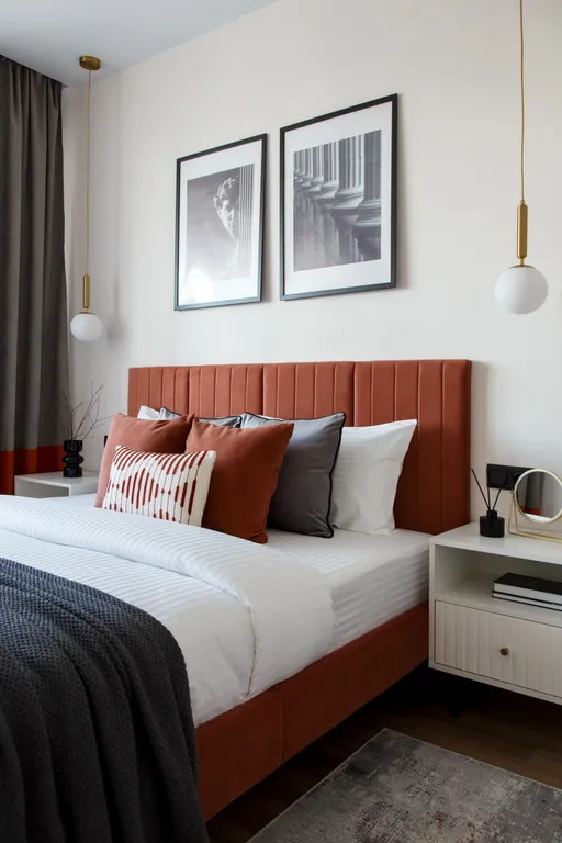 Премьер в центре