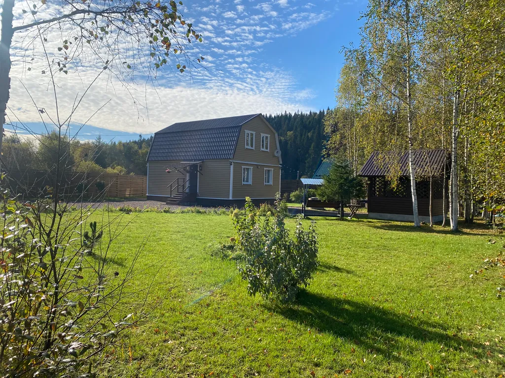 Берлога люкс, коттедж с банным чаном для отдыха с видом на лес и скалы