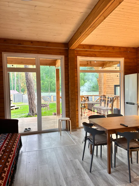 Новый круглогодичный коттедж из бруса на берегу Катуни