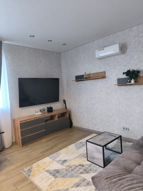 Современный коттедж в пригороде с баней и горячим чаном