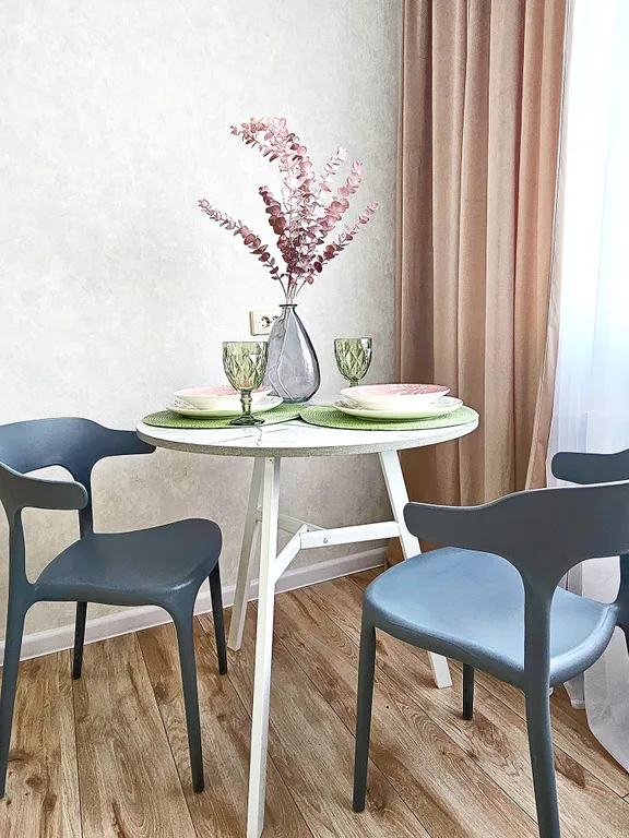 Просторная двухкомнатная квартира с дизайнерским ремонтом