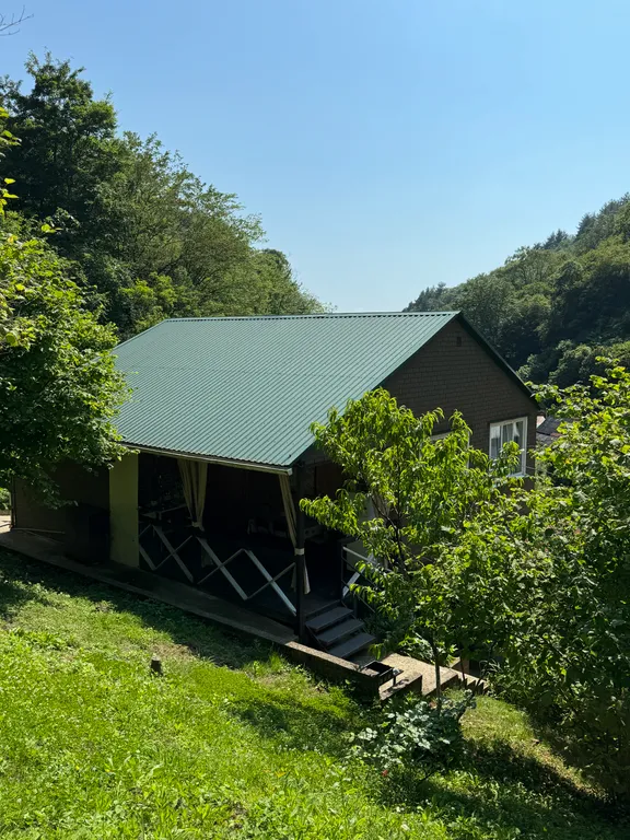 Коттедж Домик в лесу — Сочи