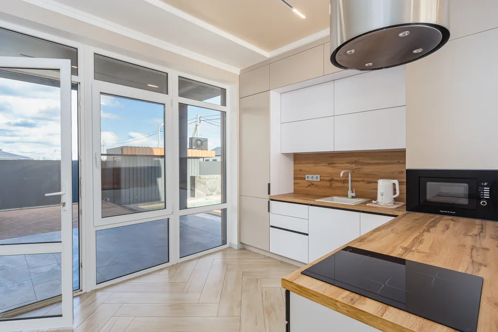 Загородный дом с русской баней и бассейном в 15 минутах от моря