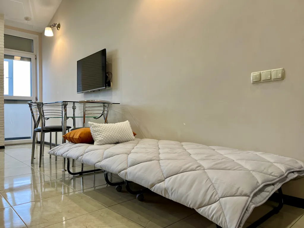 Рядом парк Победы Херсонес не берем оплату за уборку