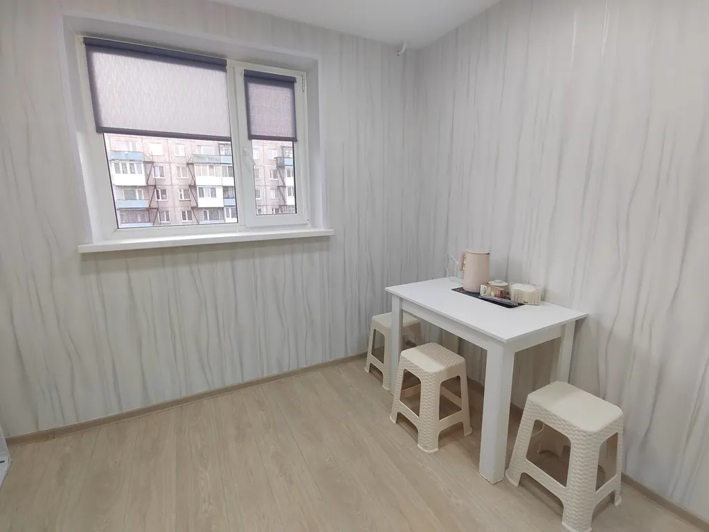 Однокомнатная квартира с балконом и лифтом у ТРЦ Плазма