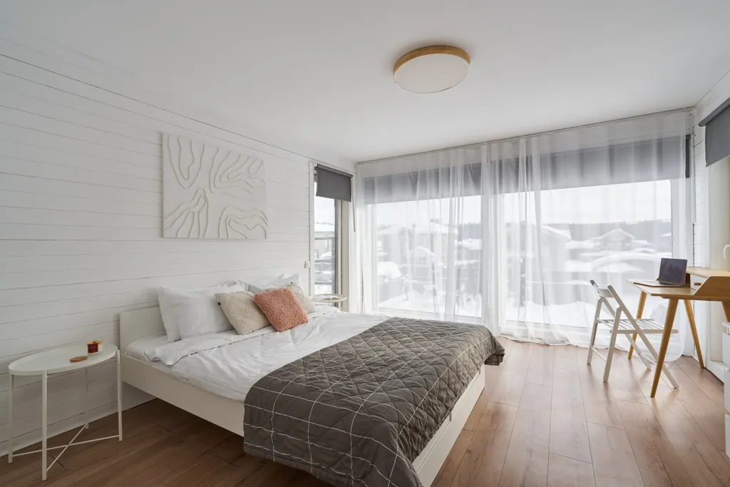 Коттедж Большой семейный дом с панорамными окнами у леса и озера — Семеновское