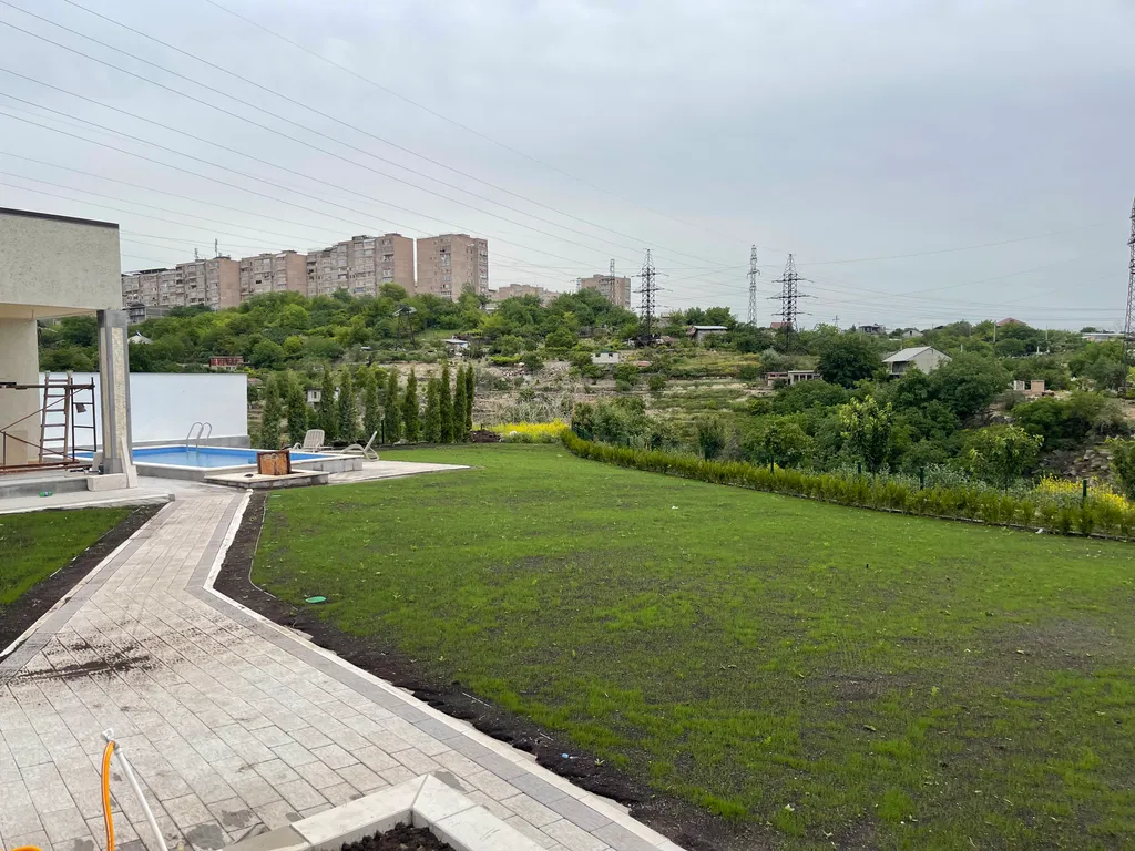 Роскошная вилла с бассейном и с видом на Арарат