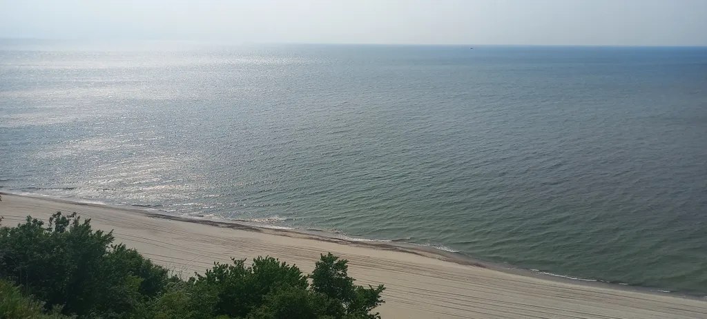 Дом с террасой на берегу моря