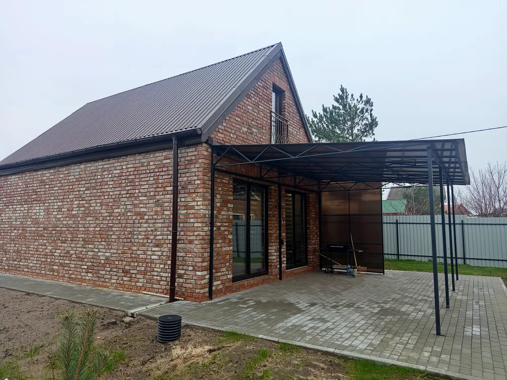 Живописный дом на побережье Балтийского моря