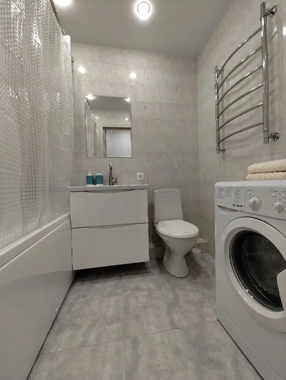 Свeтлая совремeнная квартирa в центpе гоpoдa