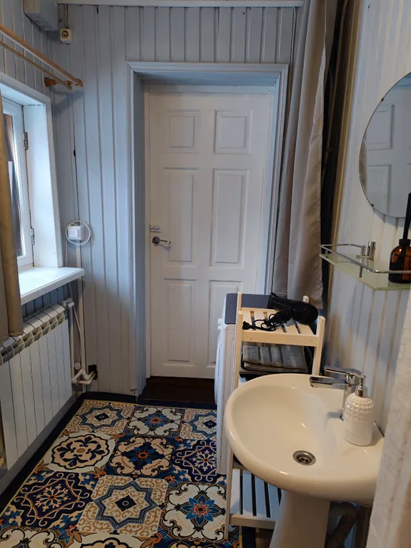 Дом с прудом