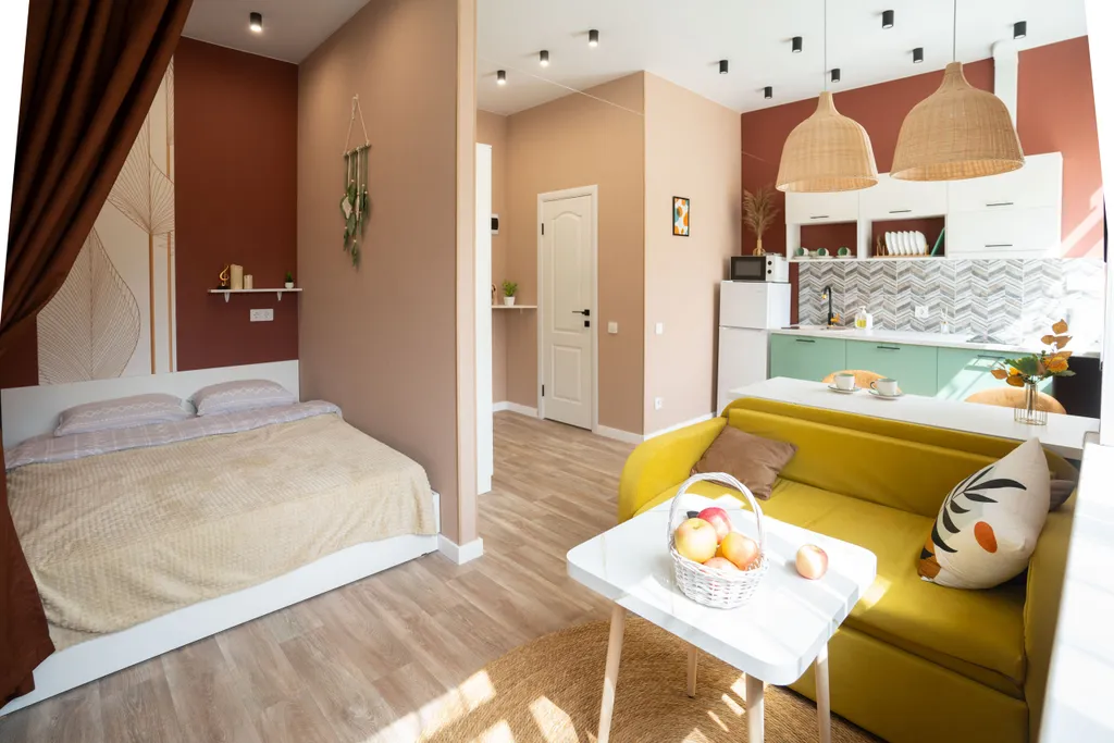 Яркая квартира-студия со свежим ремонтом