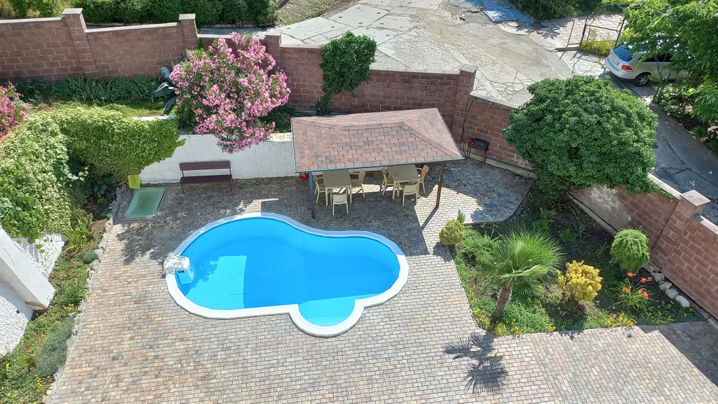 Трёхкомнатная квартира с панорамным видом на море и горы