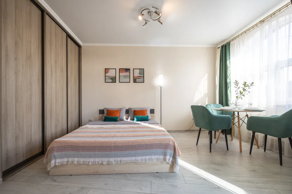 Студия с озером в вашем окне