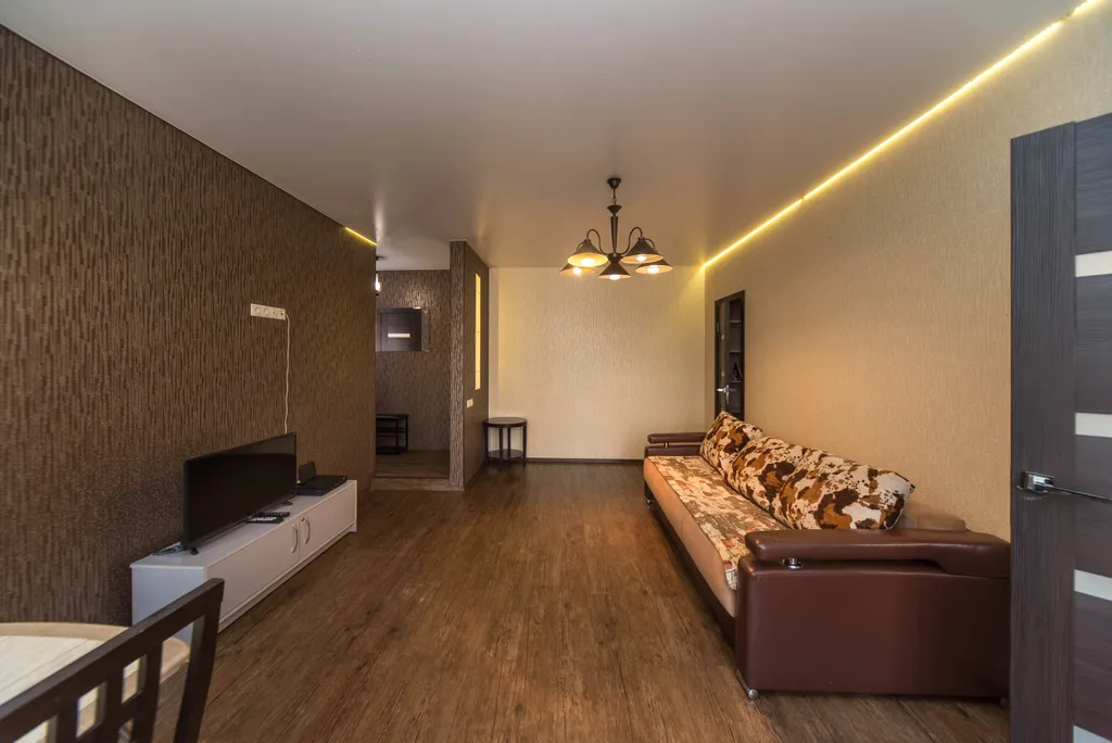 Современная 2-ком на набережной в центре города