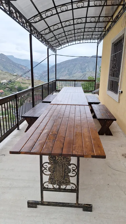 Домик на холме