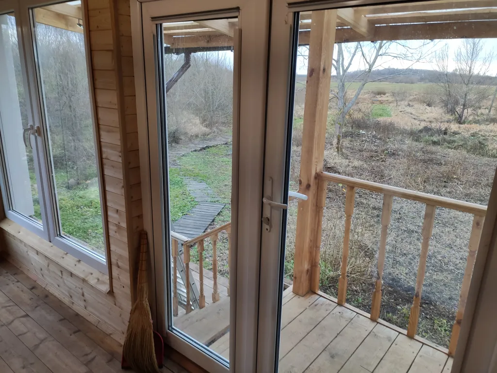 Домик-баня на берегу реки Псижа и выходом в озеро Ильмень