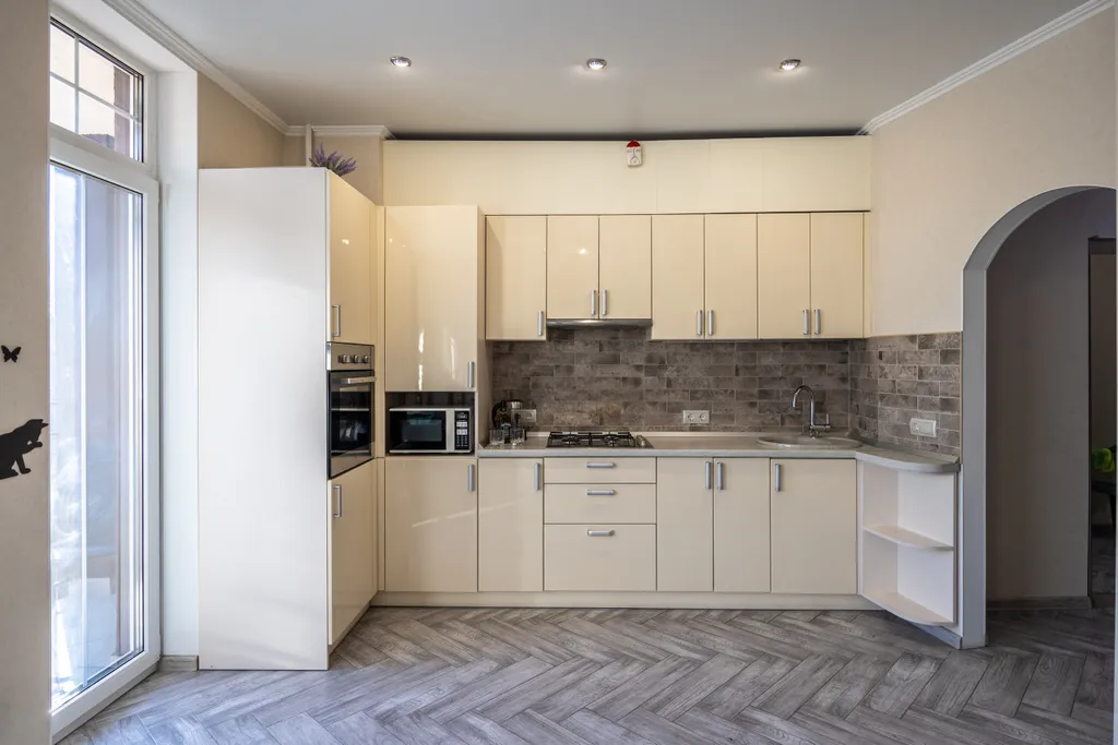 Студия с озером в вашем окне