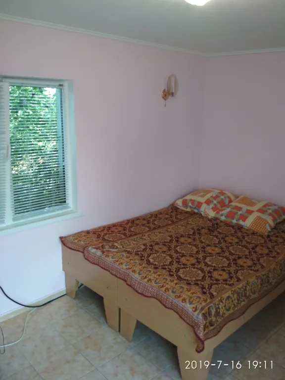 Коттедж Уютный домик со всеми удобствами в самом центре поселка Штормовое — аренда посуточно в Штормовое