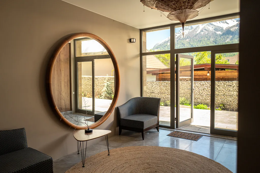 Светелка в доме Куб в кубе с видом на горы