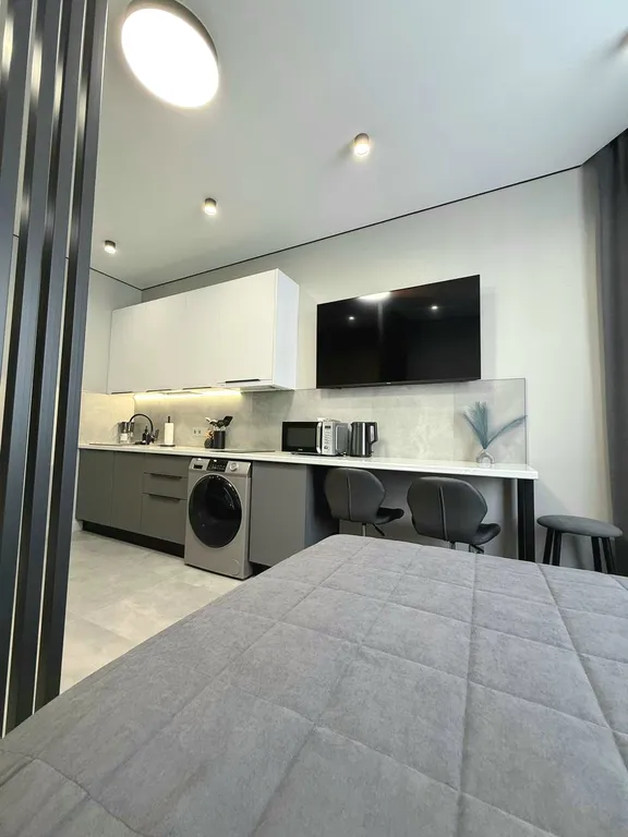 Уютная студия с хорошим наполнением в Курортном городке