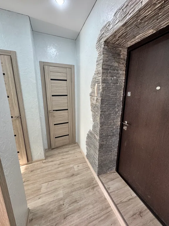 Квартиру со свежим ремонтом, новой мебелью и техникой