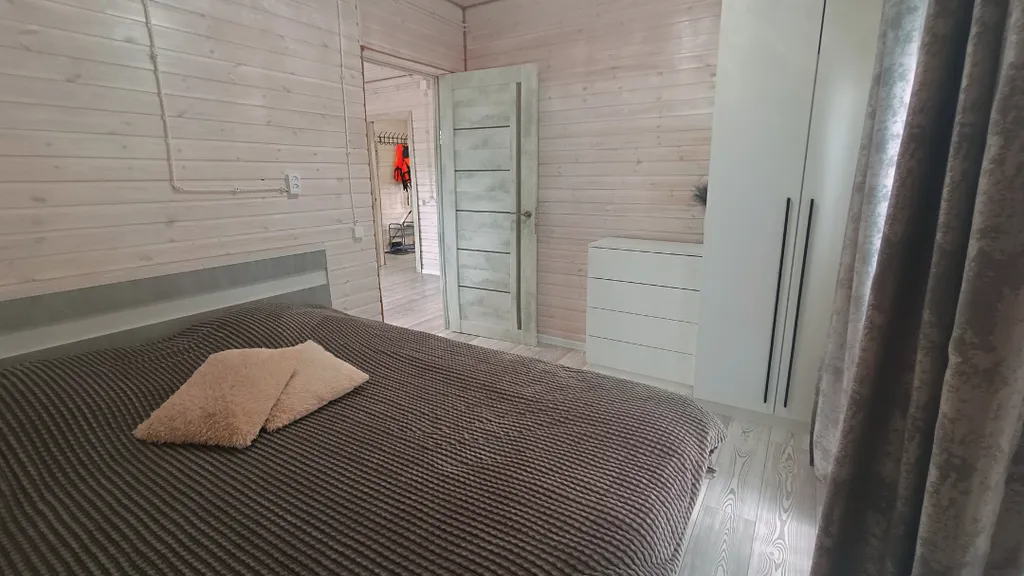 Дом на берегу озера