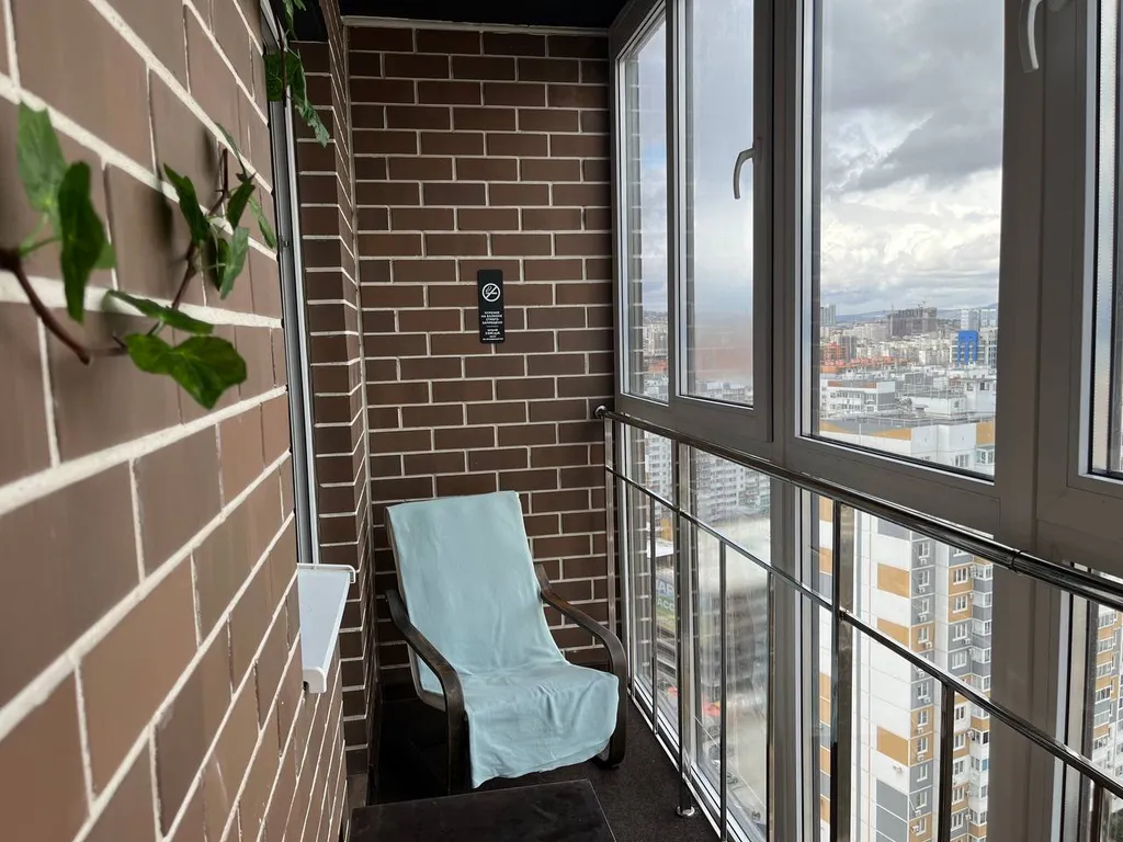 Студия с видом на бухту и горы