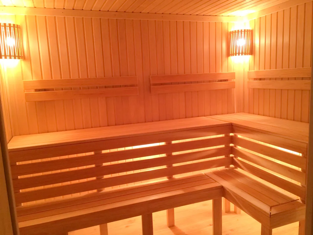 Коттедж с сауной и бассейном