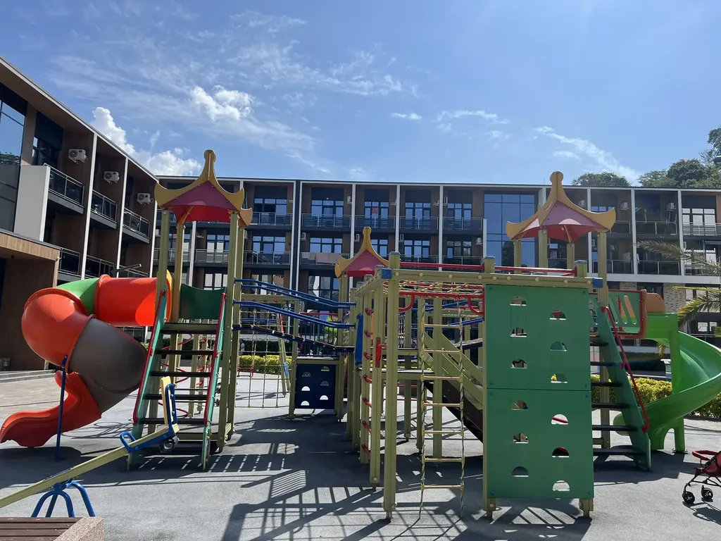 3-комнатные апартаменты с бассейном