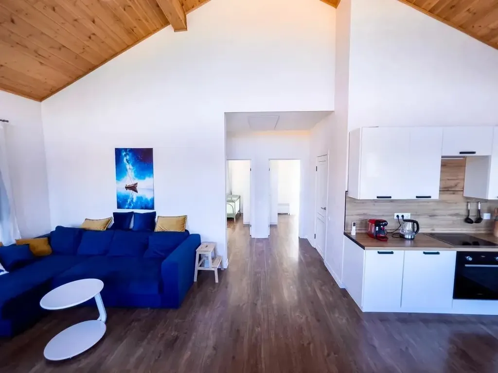 Дом с бассейном