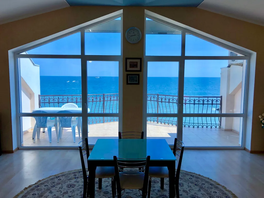 Квартира Апартаменты с видом на море Коралл — аренда посуточно в Алушта