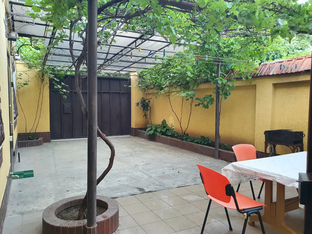 Коттедж Дом с отдельным двором в центре рядом с Центральным рынком — Евпатория