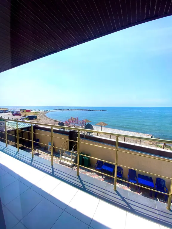 Трехместный просторный люкс с шикарным видом на море