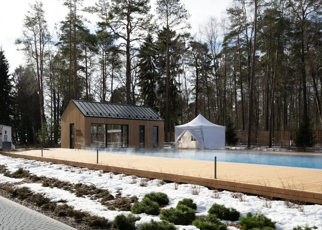 Студия с бассейном на берегу Финского залива