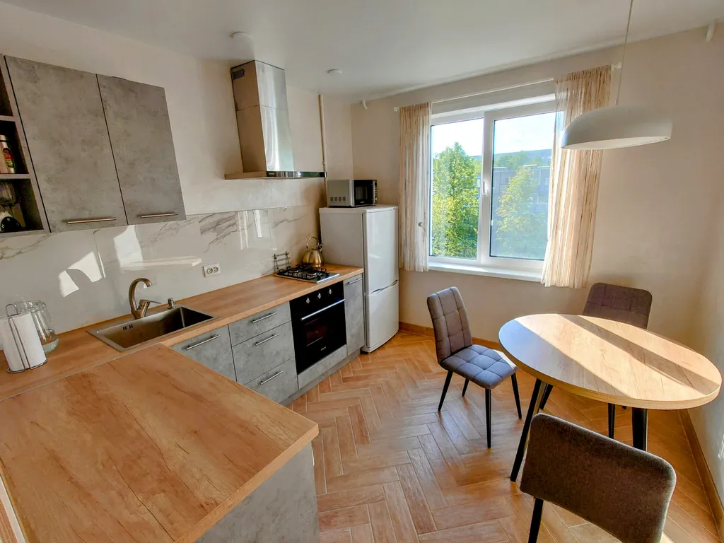 Современная двухкомнатная квартира в центре города