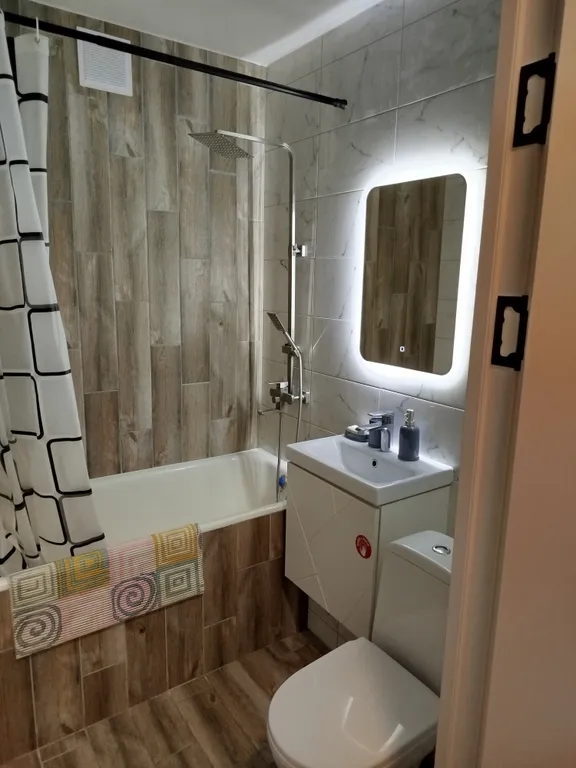 Уютная 2-комнатная квартира с новым ремонтом центр города