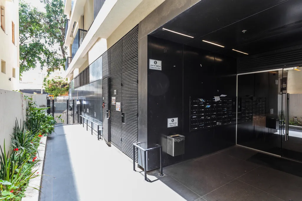 Стильная и полностью оборудованная квартира в центре у моря